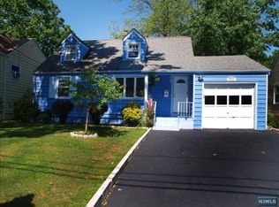 504 S Prospect Ave, Bergenfield, NJ 07621