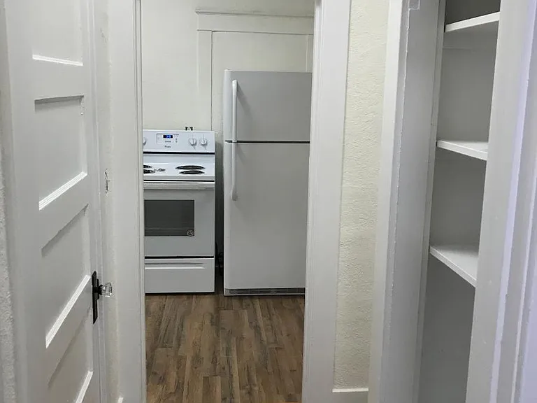 14 Lake St #2 — Photo 3