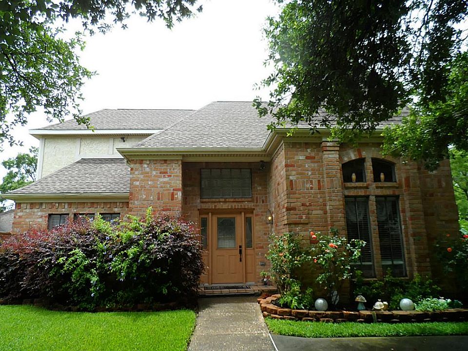 1st image of 19727 Oak Briar Dr
