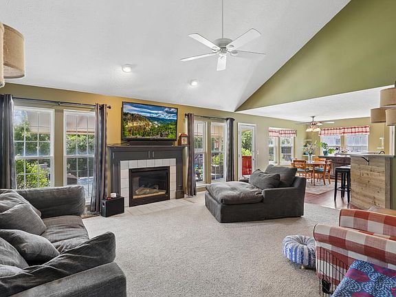 4th image of 5516 Lakeside Dr