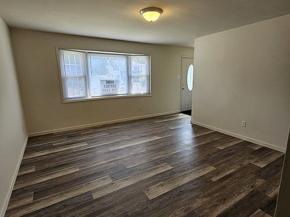 2nd image of 24 Teal Cir