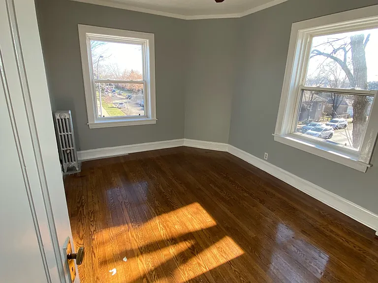 5200 W George St #3 — Photo 7