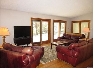 16115 Burton Ct, Livonia, MI 48154