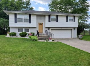 1008 Kentwood Ct, Dyer, IN 46311