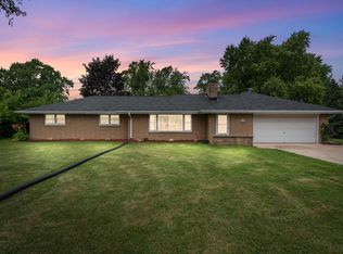 N68W13420 Ranch Rd, Menomonee Falls, WI 53051