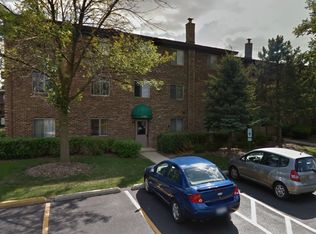 2441 Spring St APT 4002, Woodridge, IL 60517