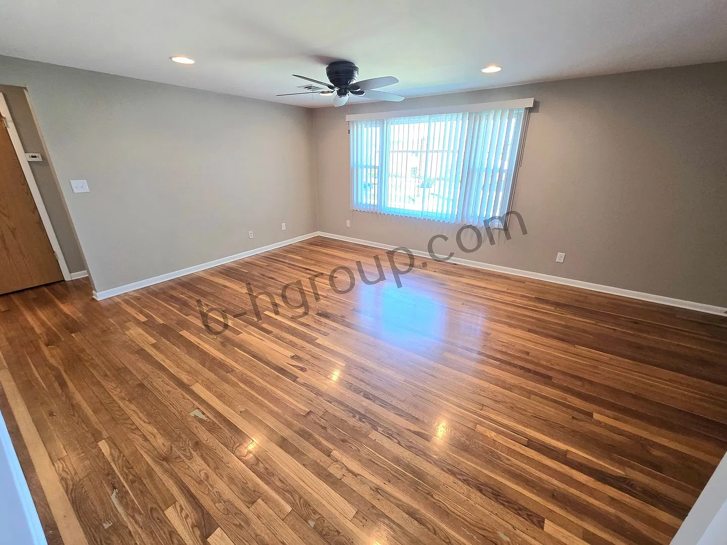 2315 81st St — Photo 3