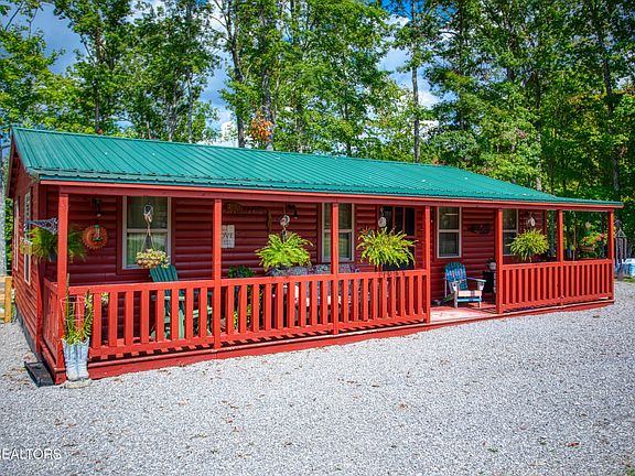 2nd image of 706 End Of Trail Ln