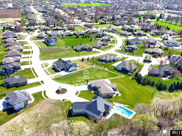N Deer Run, Fremont, NE 68025