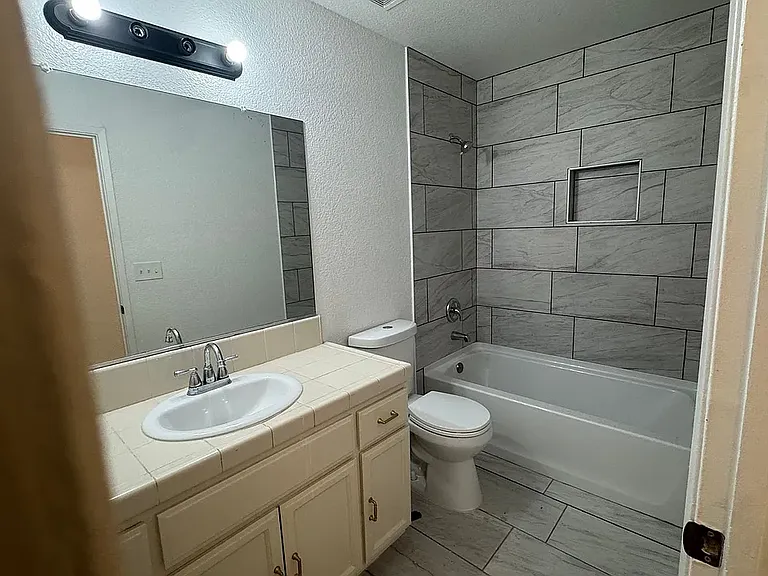 430 Vargus Ct — Photo 13