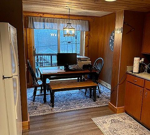 5th image of 3128 Rockwood Dr SW
