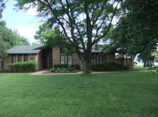 121 Walnut Dr, Pampa, TX 79065