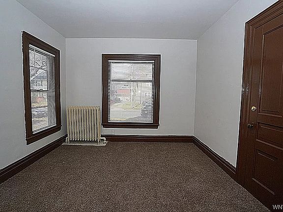 5th image of 279 Wheatfield St #1