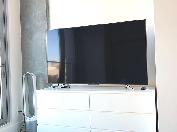 4th image of 1075 Market St Unit 802
