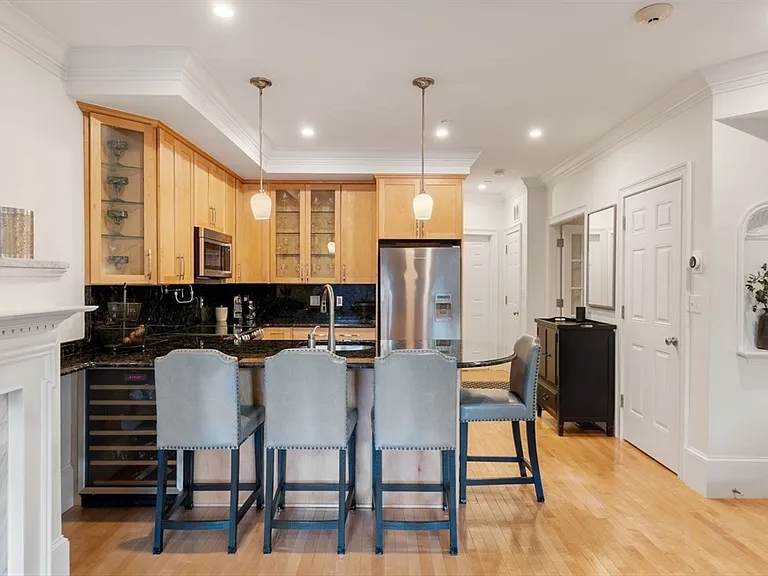 349 Marlborough St #1 — Photo 9