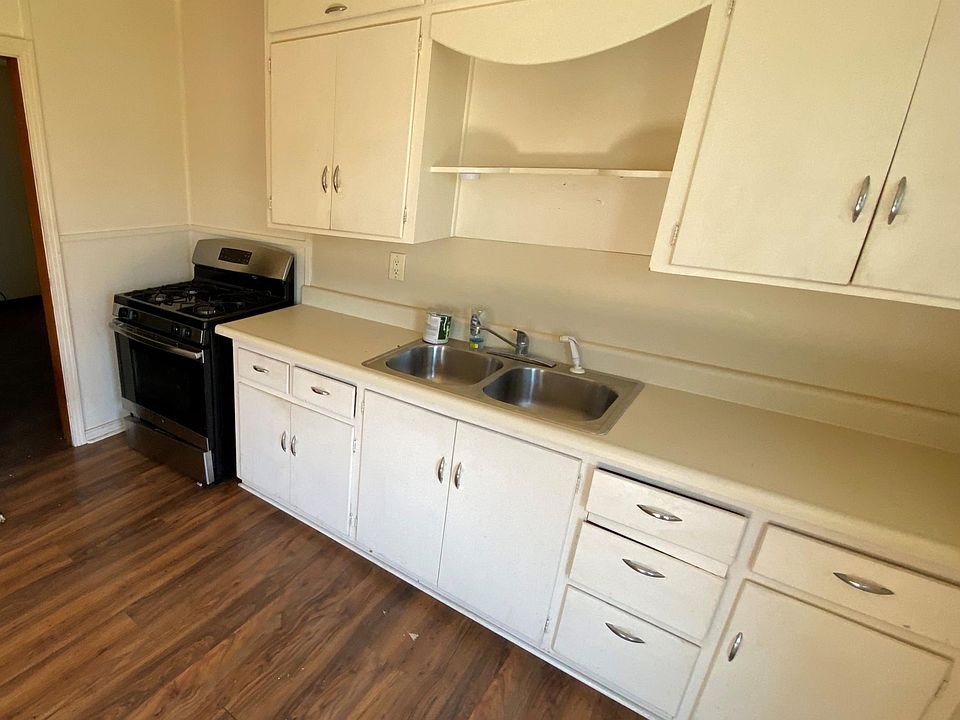 2nd image of 808 E 25th St