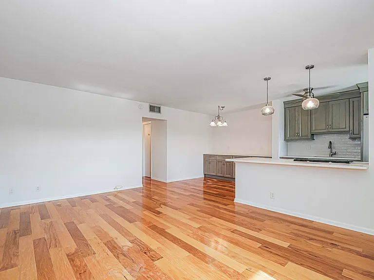 37 Yacht Club Dr #310 — Photo 9