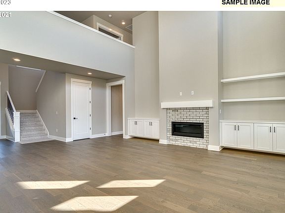 5th image of 4307 SE 61st Ave