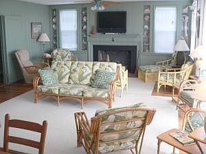 Living Area 2