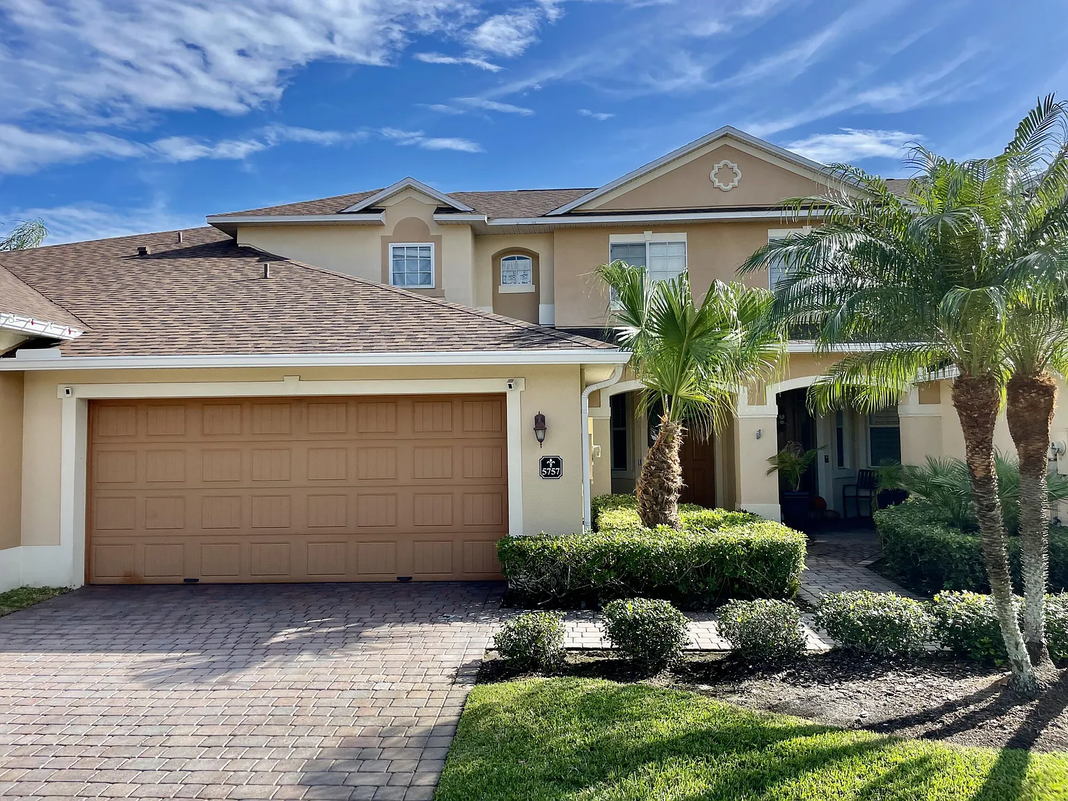 3 bed, 2.5 bath, 2255 sqft, $2,900 — Photo 1