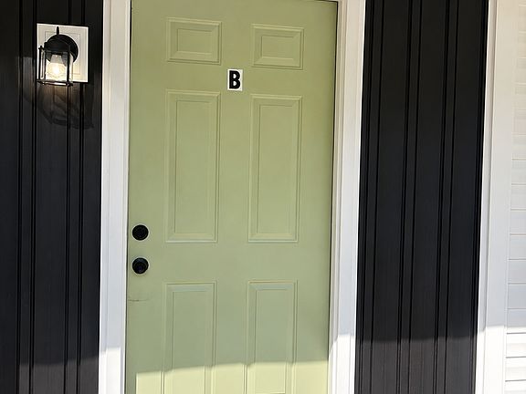 3rd image of 103 S Glen Ct #B