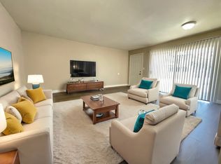 8633 Columbus Ave, North Hills, CA 91343