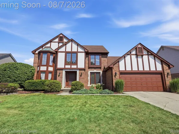 19176 Fairlane Ct, Livonia, MI 48152
