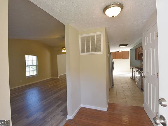 4th image of 103 Boxwood Ct