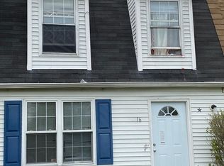16 Villanova Ct, Sicklerville, NJ 08081