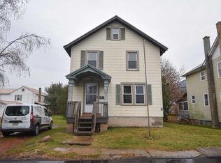 22 Main St, Mill Hall, PA 17751