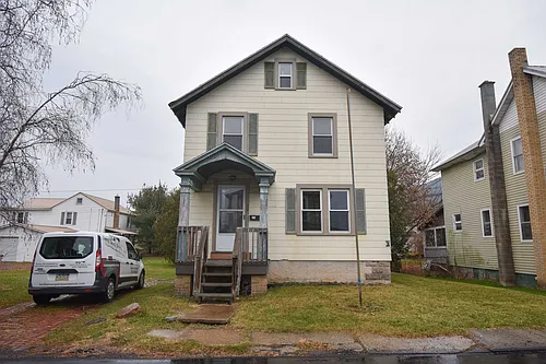 22 Main St Photo 1
