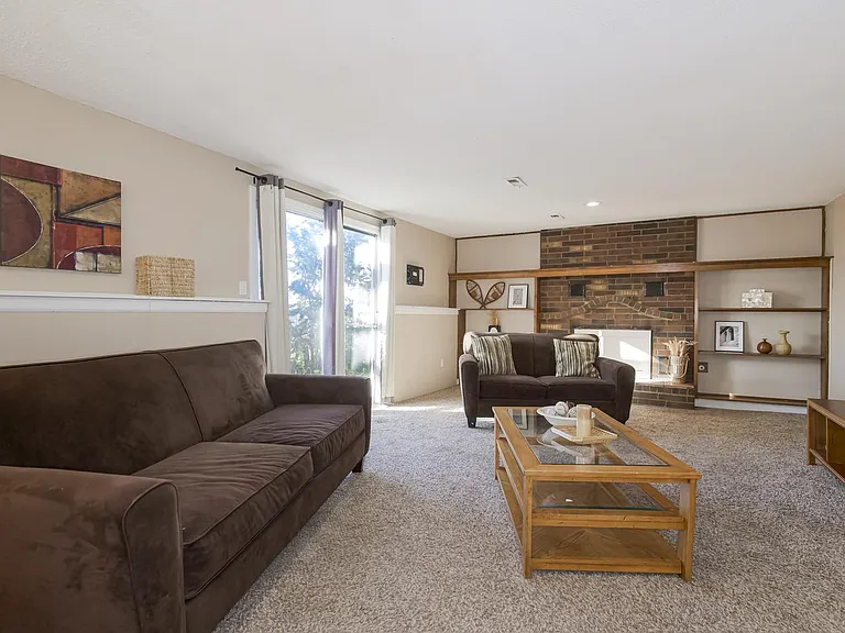 4809 S Kendall Dr — Photo 1