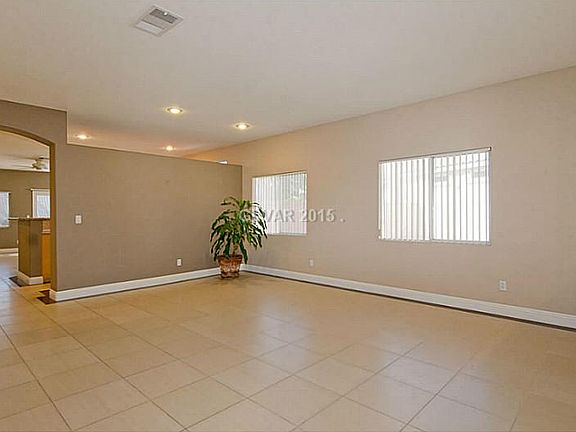 4th image of 3229 Carbondale St