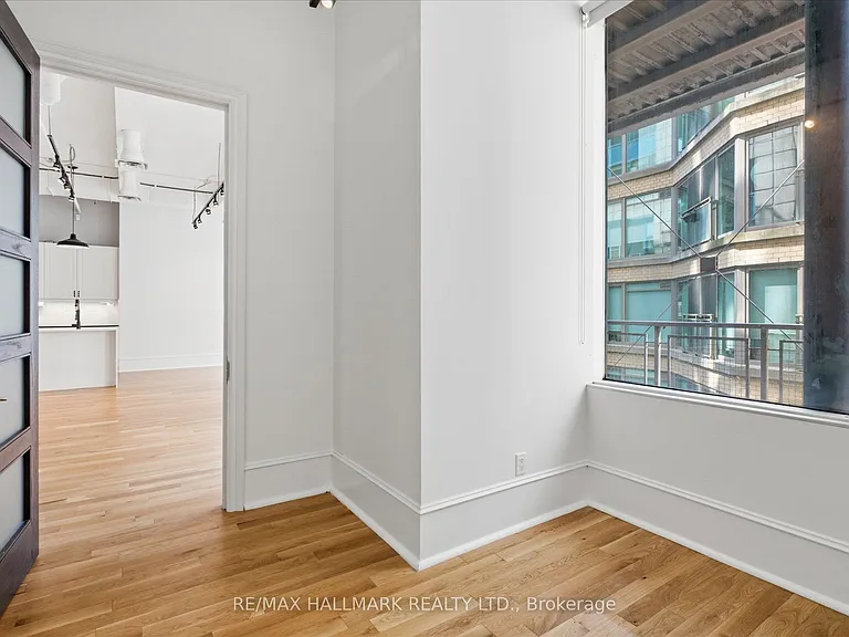 477 Richmond St W #306 — Photo 22