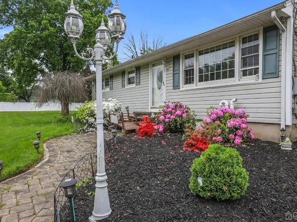 130 4th St, Somerset, NJ 08873