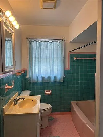 1628 Bartholomew St — Photo 9