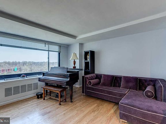2nd image of 1021 Arlington Blvd APT 518E