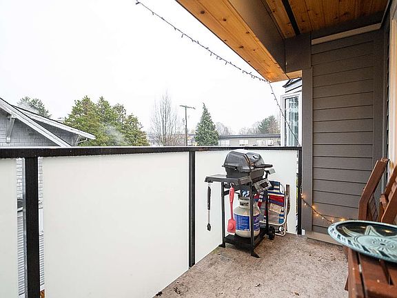 5th image of 2328 Oxford St #402