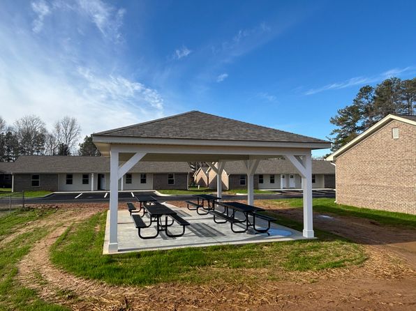 67 Middleton Blvd #A, Williamston, SC 29697