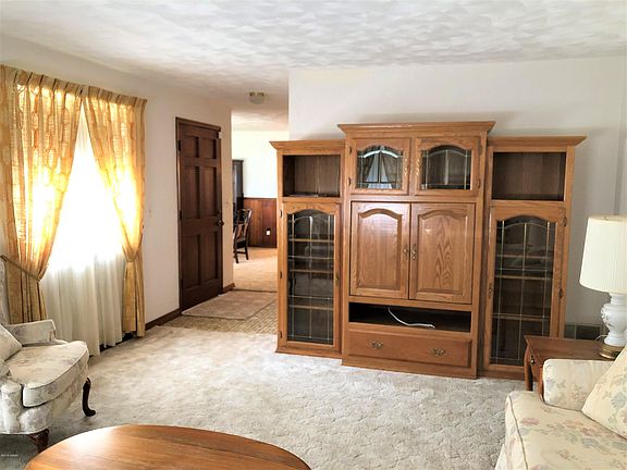 3rd image of 63 Mayfield Cir