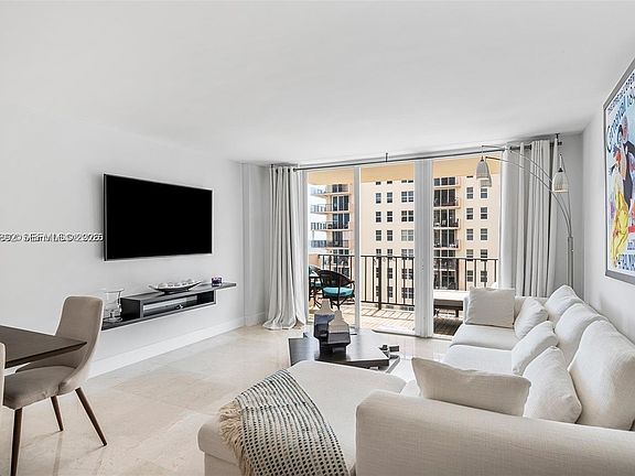 5th image of 1149 Hillsboro Mile APT 608