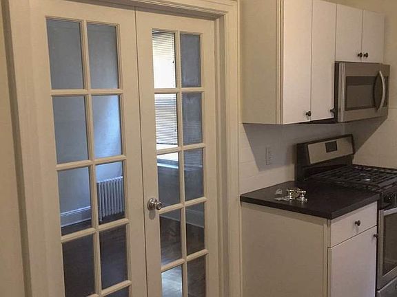 4th image of 2321 28th Ave APT 2R