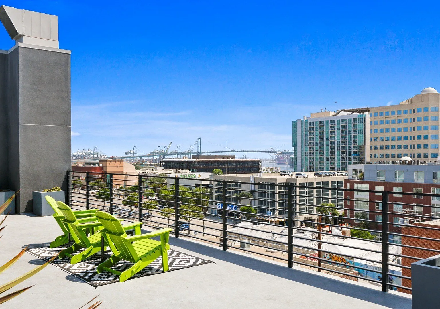 Thrive on 7th — Photo 2