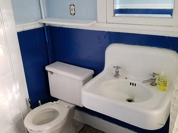 5th image of 1052 Dayton Ave