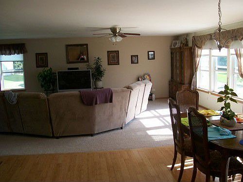 5th image of 372 Marshall Dr
