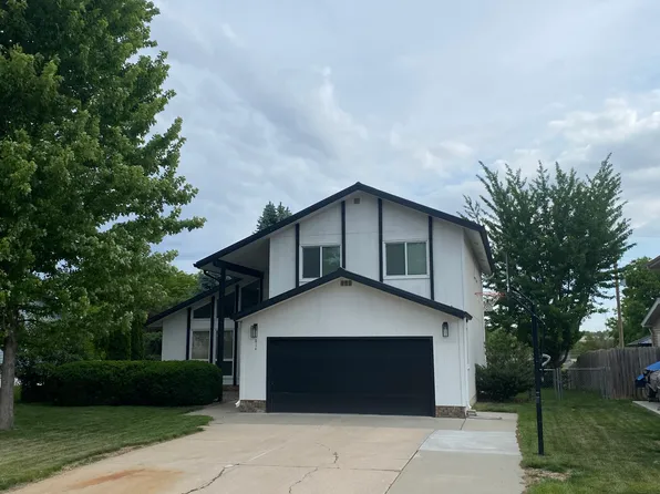 814 Gayle St, Papillion, NE 68046
