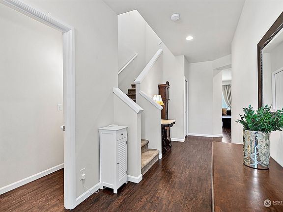 5th image of 2036 65th Street SE