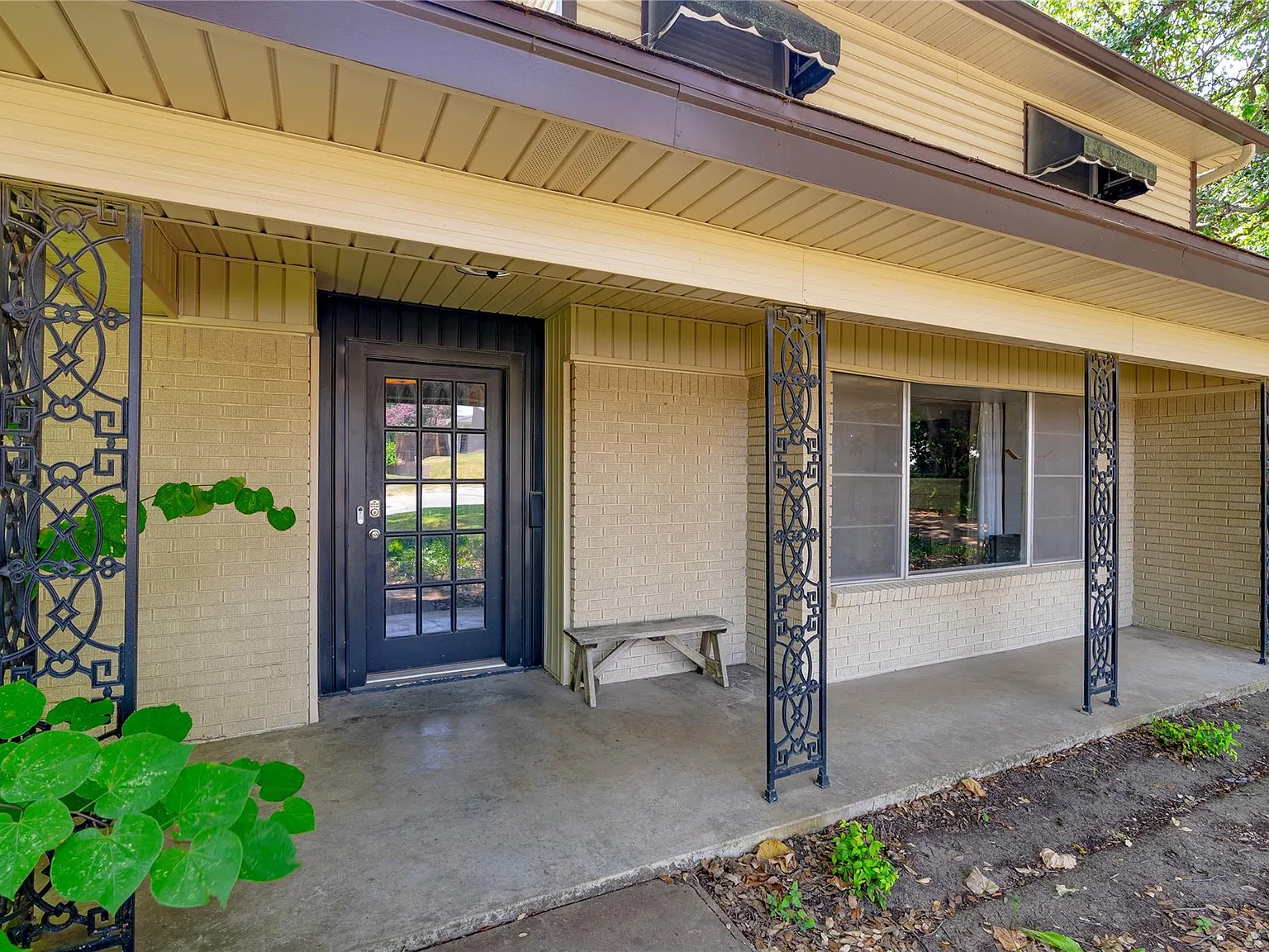2 bed, 1728 sqft, $2,300 — Photo 2