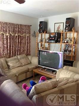 2nd image of 15694 NE 12th Ave