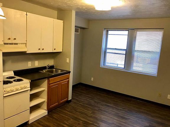 3rd image of 2209 Jones St #2C